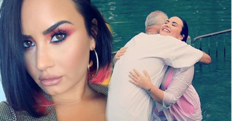 Uduchowiona Demi Lovato bierze chrzest. „Jestem wdzięczna za możliwość wypełnienia dziury w moim sercu Bogiem” Uduchowiona Demi Lovato bierze chrzest. „Jestem wdzięczna za możliwość wypełnienia dziury w moim sercu Bogiem”