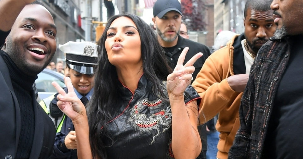 Kim Kardashian zabrała Kanye Westa na zakupy: w TYCH SPODNIACH ledwie chodziła (ZDJĘCIA) Kim Kardashian zabrała Kanye Westa na zakupy: w TYCH SPODNIACH ledwie chodziła (ZDJĘCIA)