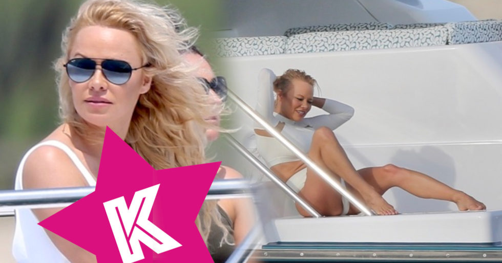 52-letnia Pamela Anderson nadal może chwalić się swoimi największymi ATUTAMI – sylwetką i piersiami 52-letnia Pamela Anderson nadal może chwalić się swoimi największymi ATUTAMI – sylwetką i piersiami