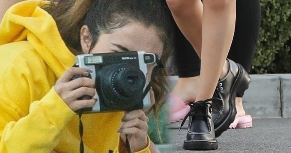 Selena Gomez przyłapana podczas robienia FOTEK znajomym na ulicach LA Selena Gomez przyłapana podczas robienia FOTEK znajomym na ulicach LA