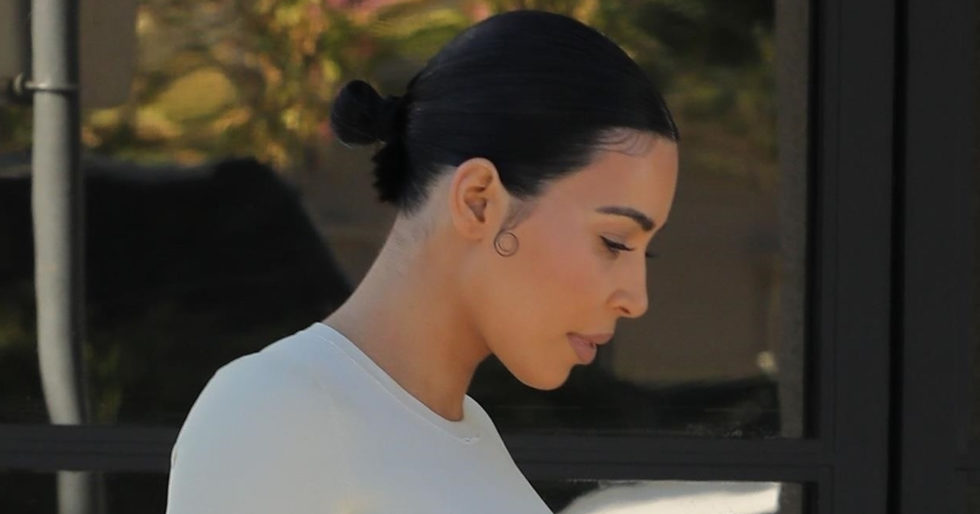 Mieliśmy nadzieję, że ten fason umarł w latach 90. – Kim Kardashian przywraca go do życia (ZDJĘCIA) Mieliśmy nadzieję, że ten fason umarł w latach 90. – Kim Kardashian przywraca go do życia (ZDJĘCIA)