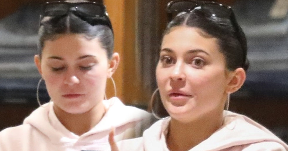 Kylie Jenner nie zoperowała sobie TEJ CZĘŚCI ciała, choć wcale NIE JEST idealna (ZDJĘCIA) Kylie Jenner nie zoperowała sobie TEJ CZĘŚCI ciała, choć wcale NIE JEST idealna (ZDJĘCIA)