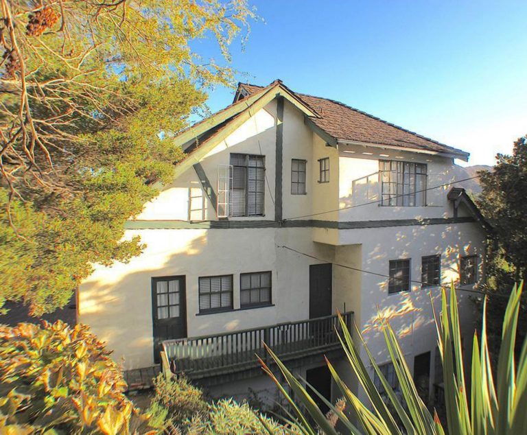 Actor Colin Farrell is looking to sell his home in the Hollywood Hills, Los Angeles for $1.49 million.