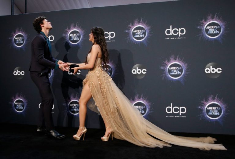 2019 American Music Awards – Photo Room - Los Angeles, California, U.S., November 24, 2019 – Shawn Mendes and Camila Cabello 2019 American Music Awards – Photo Room - Los Angeles, California, U.S., November 24, 2019 – Shawn Mendes and Camila Cabello