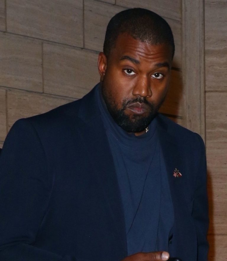 *EXCLUSIVE* Kim Kardashian dons a floral kimono as she leaves to Sunday Service with North and Kanye West *EXCLUSIVE* Kim Kardashian dons a floral kimono as she leaves to Sunday Service with North and Kanye West