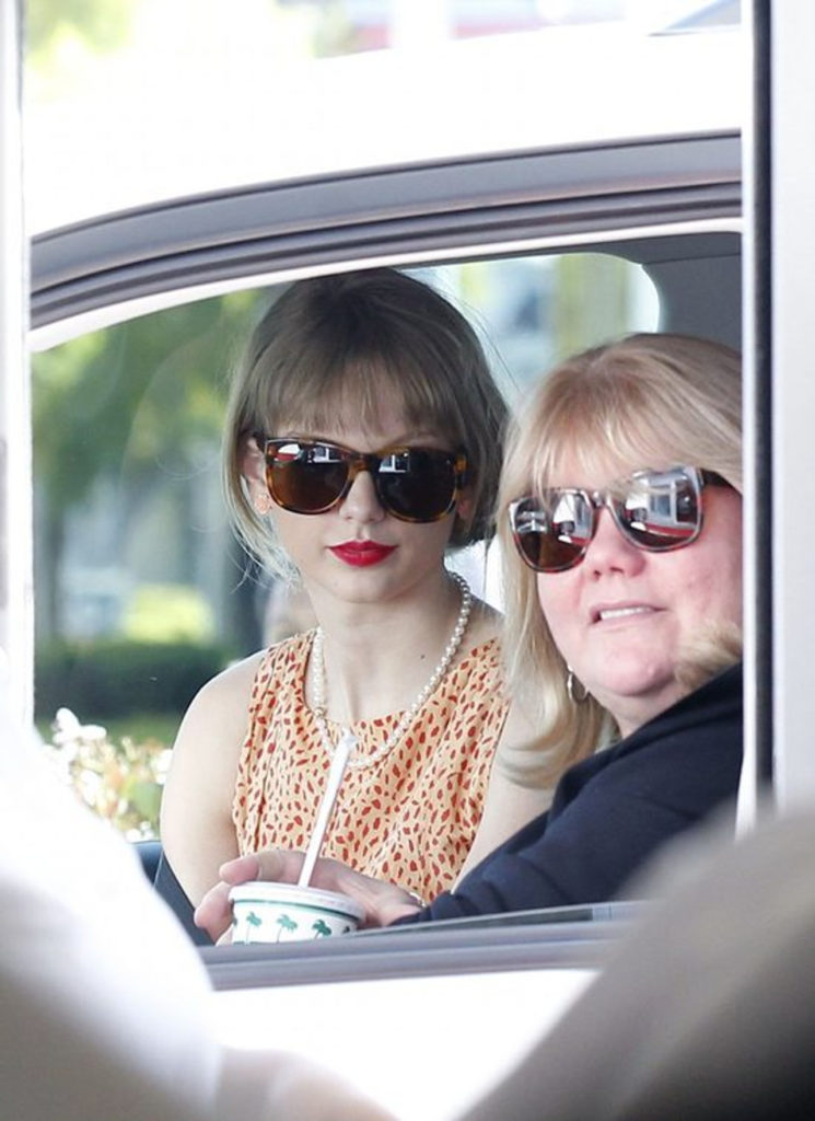 Andrea Swift Taylor Swift