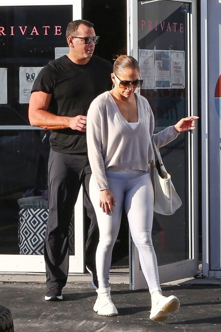 No one hustles harder than Jennifer Lopez, and it paid off today! No one hustles harder than Jennifer Lopez, and it paid off today!