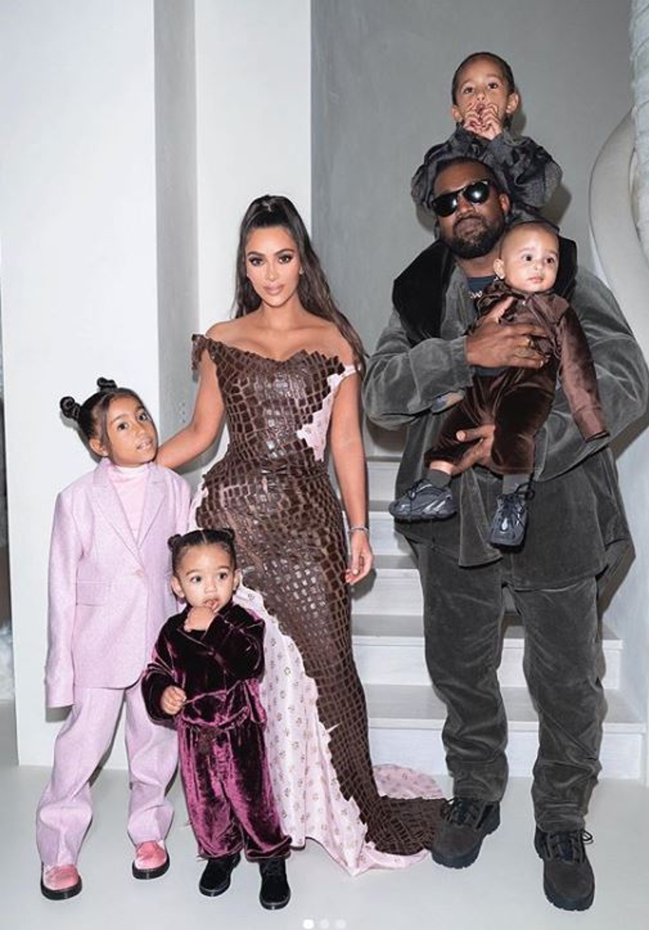 Kim Kardashian z Kanye Westem i dziećmi