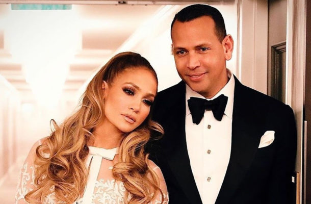 J.Lo przebrała się po Złotych Globach. Ta kreacja jest PRZEPIĘKNA!