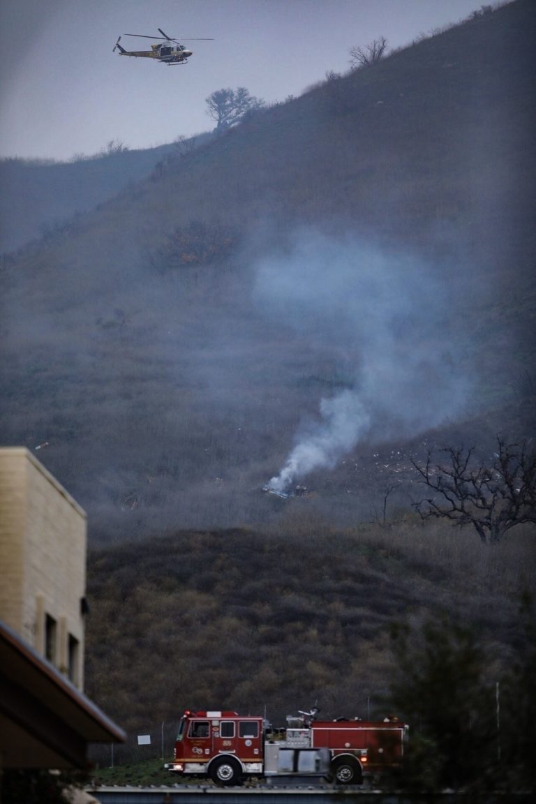 *PREMIUM-EXCLUSIVE* Kobe Bryant's helicopter crashes on hill behind Kourtney Kardashian’s house *PREMIUM-EXCLUSIVE* Kobe Bryant's helicopter crashes on hill behind Kourtney Kardashian’s house