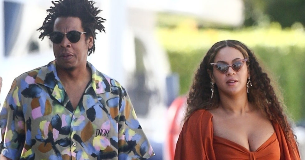 Beyonce i Jay-Z nie wstali podczas HYMNU na Super Bowl. Raper się TŁUMACZY Beyonce i Jay-Z nie wstali podczas HYMNU na Super Bowl. Raper się TŁUMACZY