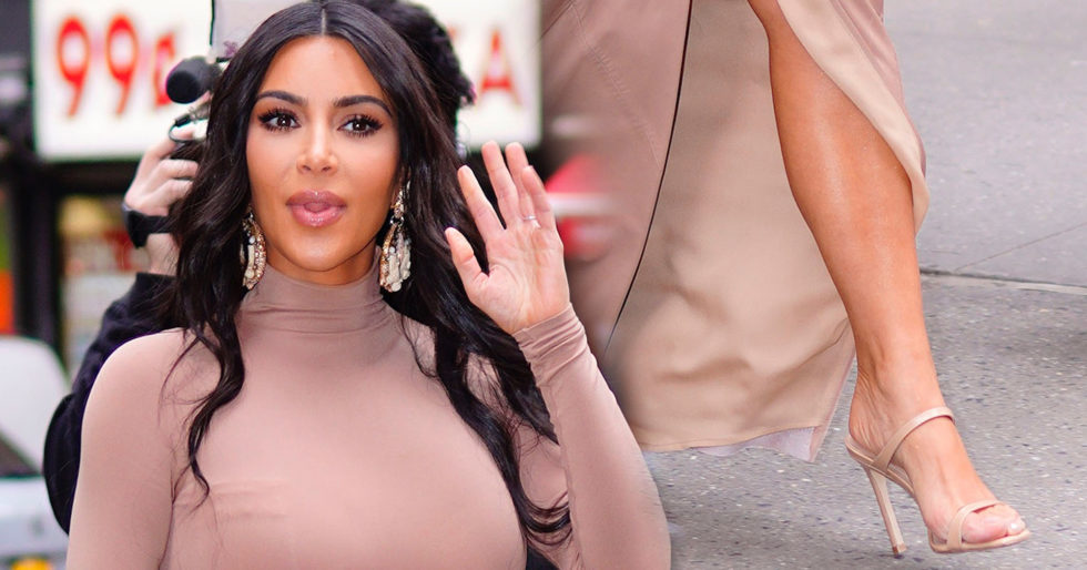Kim Kardashian w spódnicy, która będzie HITEM tego lata (ZDJĘCIA) Kim Kardashian w spódnicy, która będzie HITEM tego lata (ZDJĘCIA)
