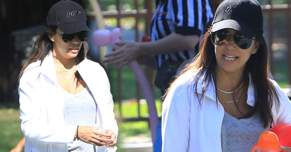 Eva Longoria z RODZINĄ na placu zabaw. Jej SYN to już duży chłopiec Eva Longoria z RODZINĄ na placu zabaw. Jej SYN to już duży chłopiec