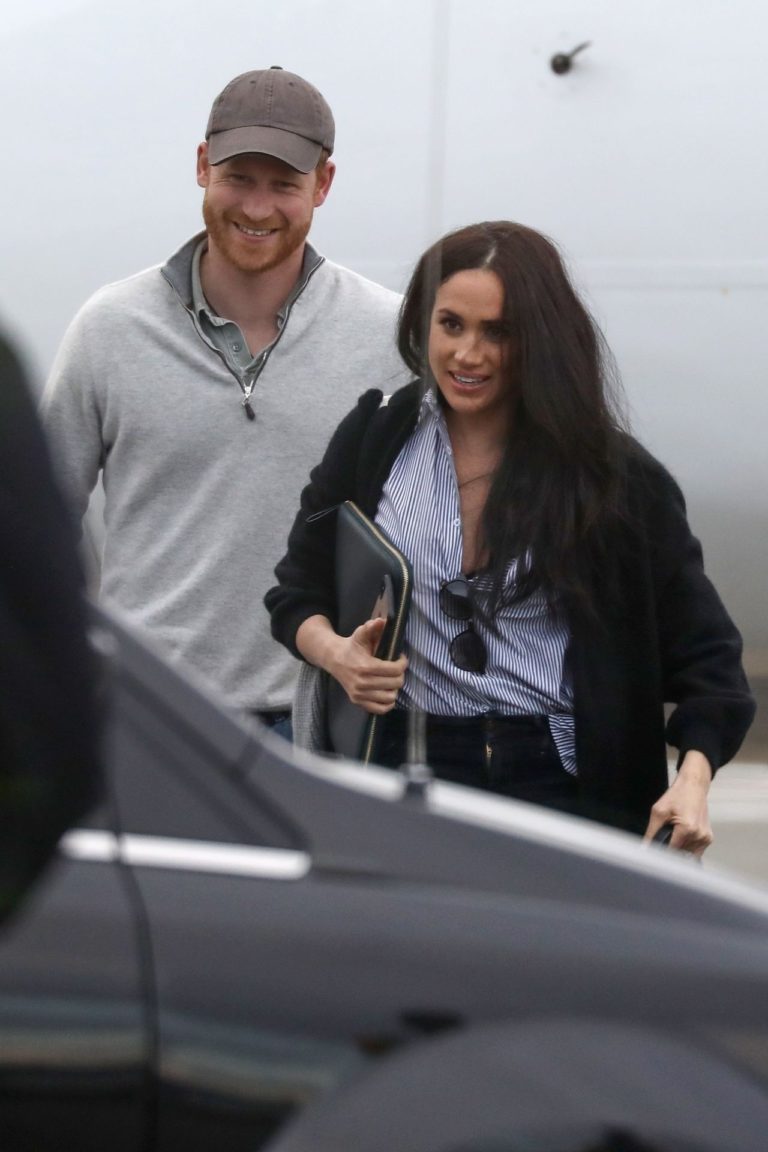 *PREMIUM-EXCLUSIVE* Meghan her Mark! Duchess leads Harry back to Canada *PREMIUM-EXCLUSIVE* Meghan her Mark! Duchess leads Harry back to Canada