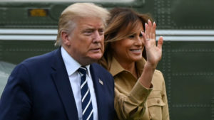 Internet ŚMIEJE SIĘ z reakcji Melanii Trump po tym, jak Donald złapał ją za rękę (VIDEO) Internet ŚMIEJE SIĘ z reakcji Melanii Trump po tym, jak Donald złapał ją za rękę (VIDEO)
