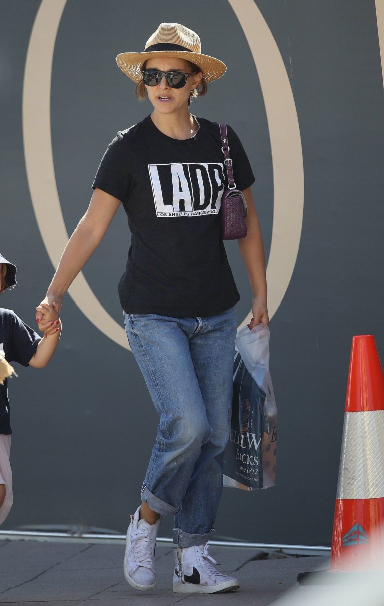 Natalie Portman sfotografowana w Sydney Natalie Portman sfotografowana w Sydney