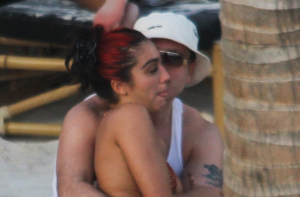 Lourdes Leon, córka Madonny w skąpym BIKINI. Całuje się z chłopakiem na plaży (ZDJĘCIA)
