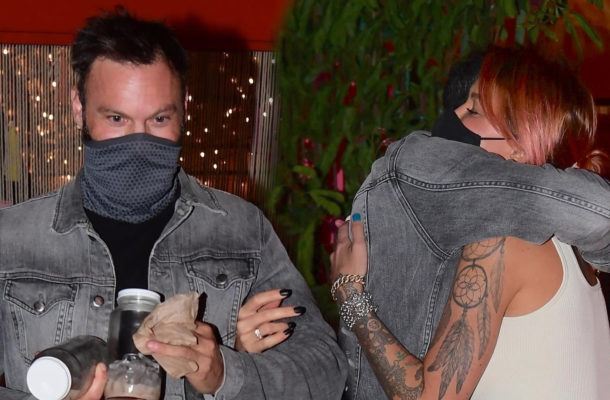 Brian Austin Green z NOWĄ dziewczyną. Zabrał ją na spotkanie ze swoją… BYŁĄ