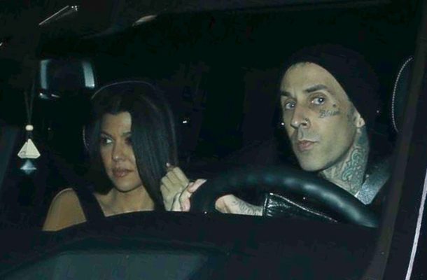 Travis Barker zaszalał na porodówce. W sieci rozpętała się burza [wideo]