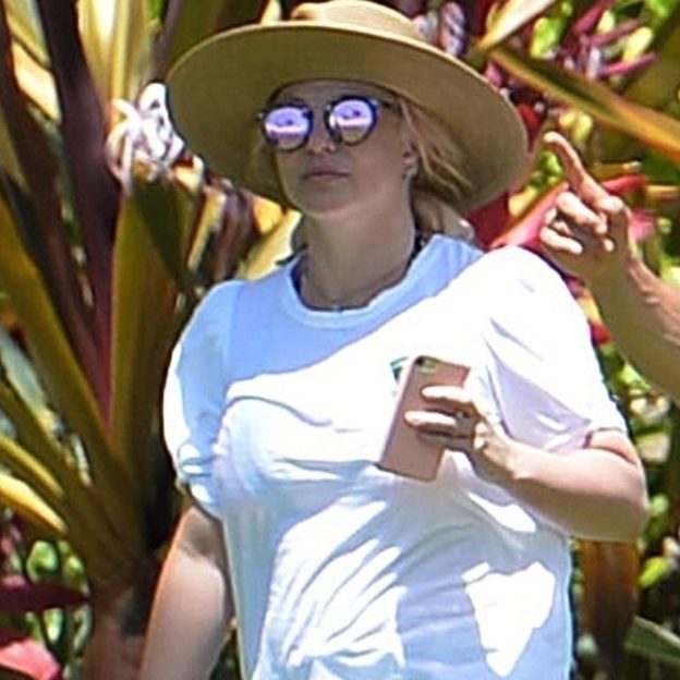 *PREMIUM-EXCLUSIVE* Britney Spears and boyfriend Sam Asghari escape to Maui after Britney's explosive hearing **WEB EMBARGO until 11:30 AM PDT on June 26, 2021**