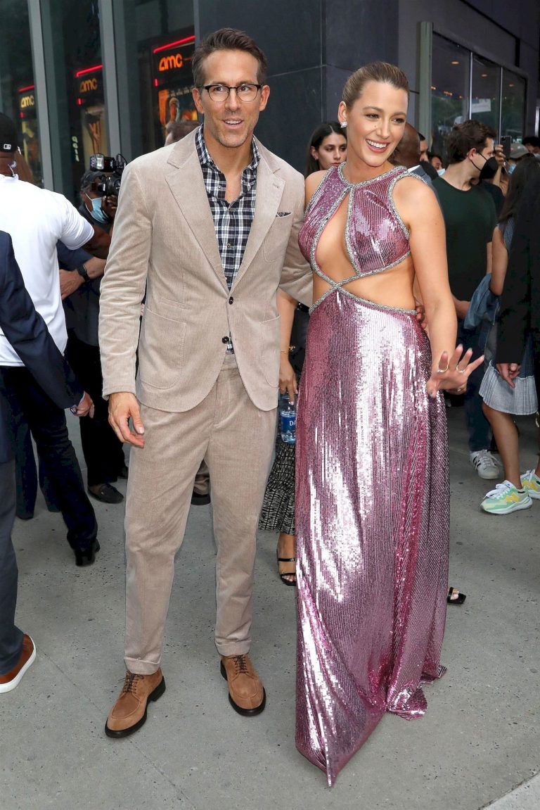 Ryan Reynolds and Blake Lively attend the premiere of 