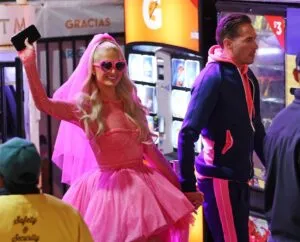 TOTALNE szaleństwo w drugim dniu wesela Paris Hilton TOTALNE szaleństwo w drugim dniu wesela Paris Hilton
