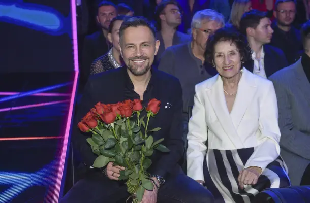 Krzysztof Ibisz z żoną na finale „Top Model”. Zobaczcie, z czym na nią czekał!