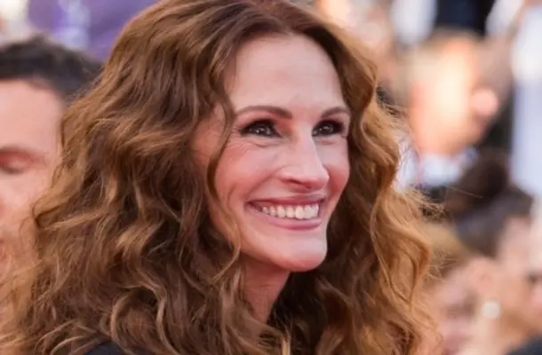 54-letnia Julia Roberts znowu łamie zasady i zachwyca na czerwonym dywanie w Cannes
