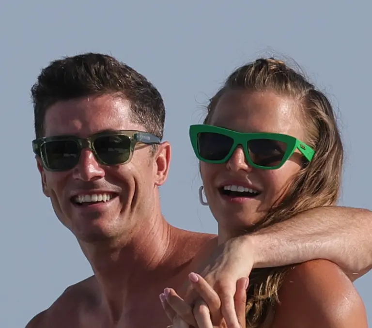 Cerrado.ROBERT LEWANDOWSKI EN IBIZA Cerrado.ROBERT LEWANDOWSKI EN IBIZA