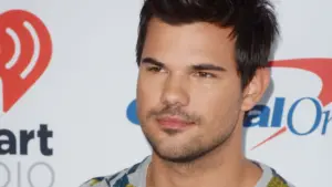 Taylor Lautner już po ślubie! Zobaczcie zdjęcia z wesela w Kalifornii Taylor Lautner już po ślubie! Zobaczcie zdjęcia z wesela w Kalifornii