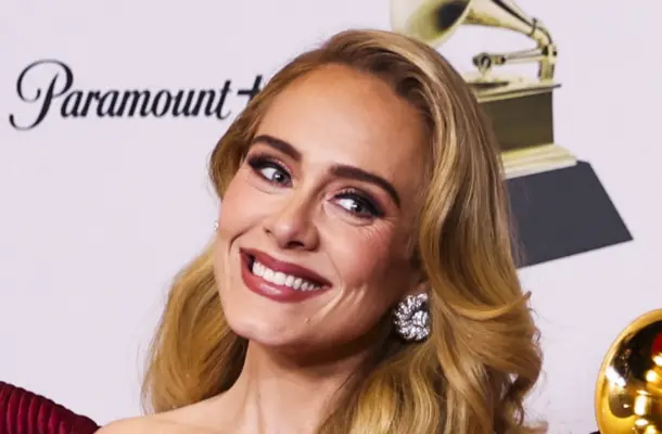 Adele błyszczy na rozdaniu Grammy’s. Fani zachwyceni