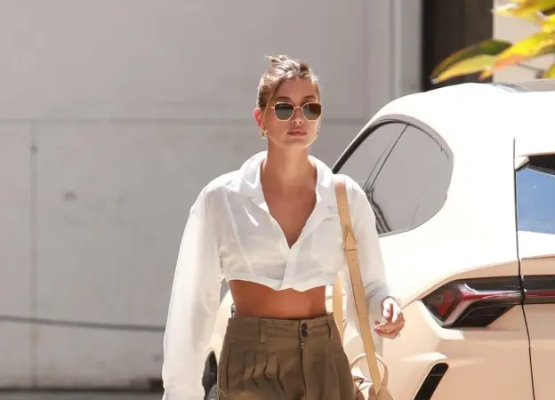 *EXCLUSIVE* Hailey Bieber is a chic babe out in Beverly Hills