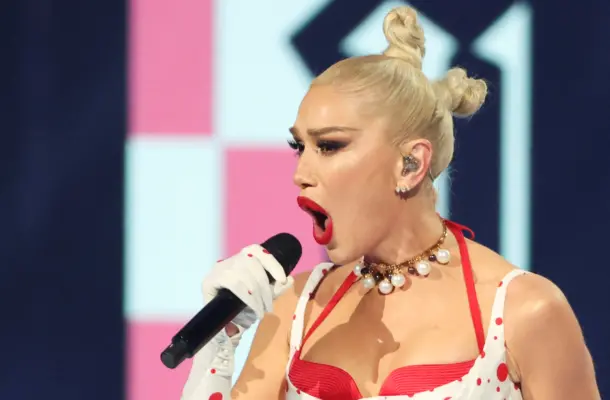 53-letnia Gwen Stefani jest trollowana w internecie, „za stara, by się tak malować”
