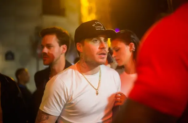 Brooklyn Beckham wie, że internet się z niego śmieje, „Jestem przyzwyczajony do nienawiści”