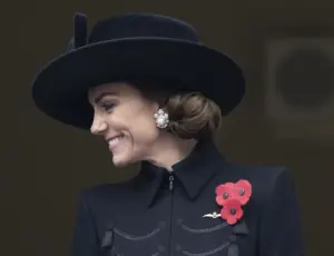 Księżna Kate w iście królewskiej stylizacji. Dawno nie wyglądała tak efektownie Księżna Kate w iście królewskiej stylizacji. Dawno nie wyglądała tak efektownie