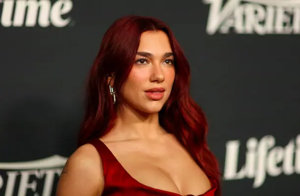 Dua Lipa o byciu singielką, „Wiele osób chce, aby ich samotność zakończyła się, ale nie wiedzą, że…”