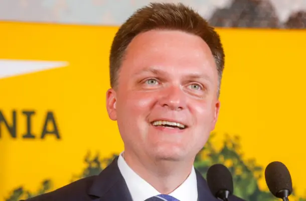 Szymon Hołownia przejęzyczył się i rozbawił większość Sejmu. Komu nie było do śmiechu?