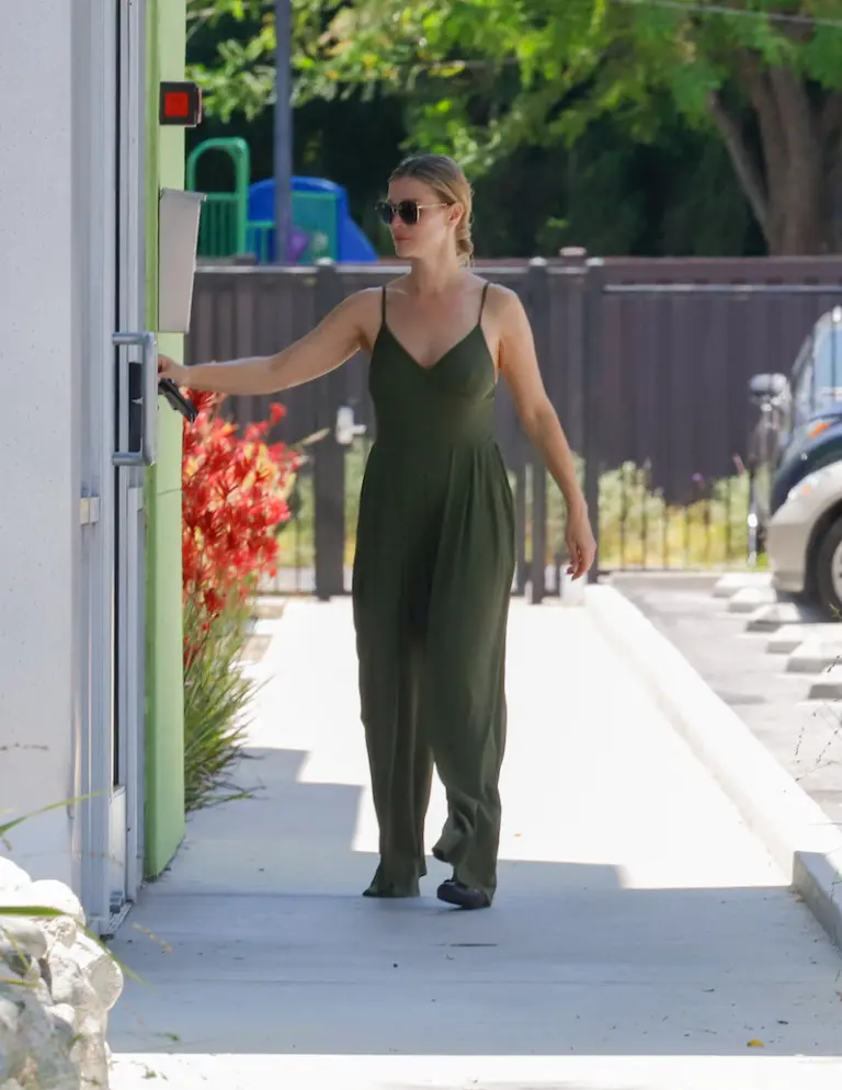 EXCLUSIVE: Joanna Krupa is seen running errands in Los Angeles. EXCLUSIVE: Joanna Krupa is seen running errands in Los Angeles.