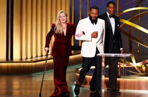Zapłakana Christina Applegate zrobiła niespodziankę na rozdaniu nagród Emmy