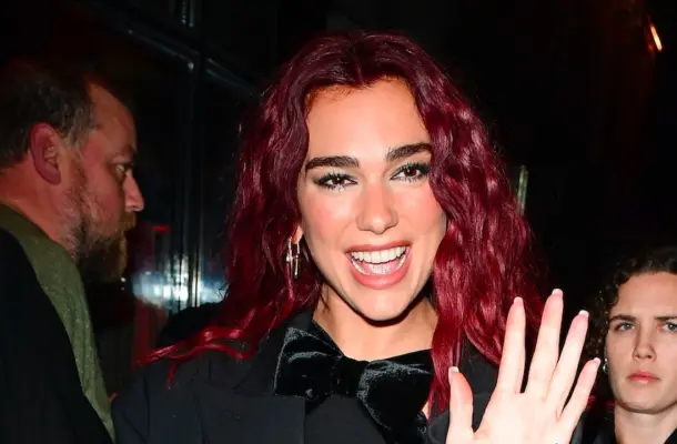 Szczęśliwa Dua Lipa całuje się ze swoim nowym ukochanym na ulicy [paparazzi]