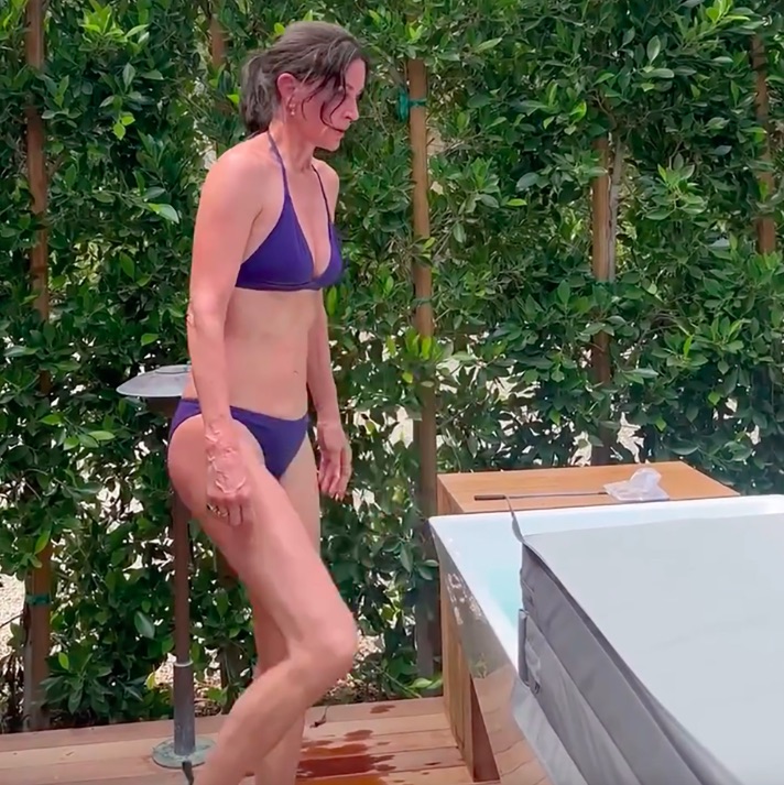 Courteney Cox w bikini