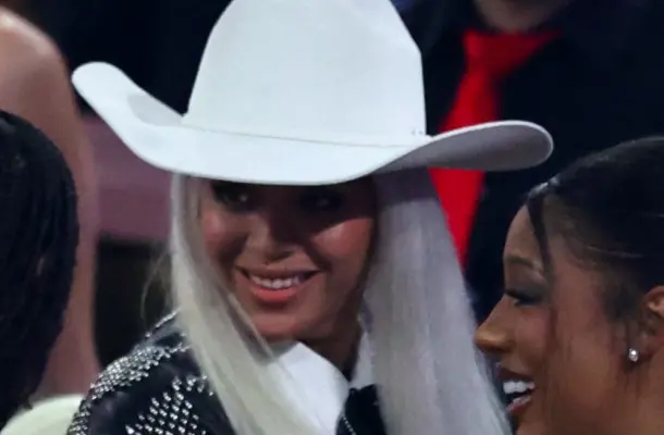 Beyoncé w kowbojskiej stylizacji wspiera swojego przystojnego siostrzeńca Juleza