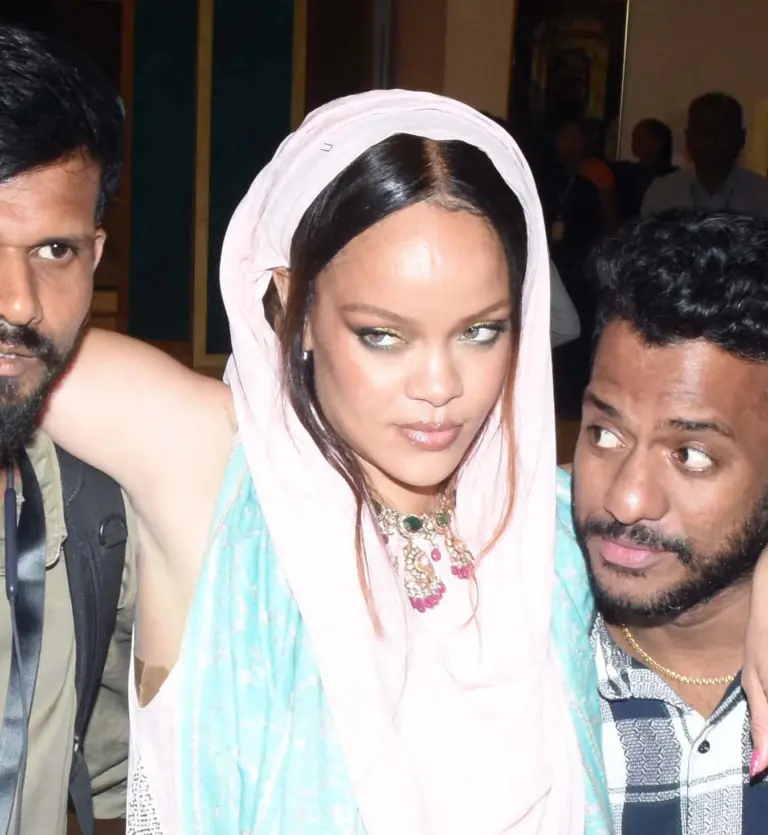 Rihanna is seen at Mumbai airport Rihanna is seen at Mumbai airport