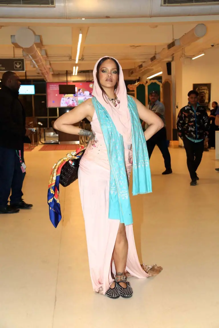 Rihanna is seen at Mumbai airport Rihanna is seen at Mumbai airport