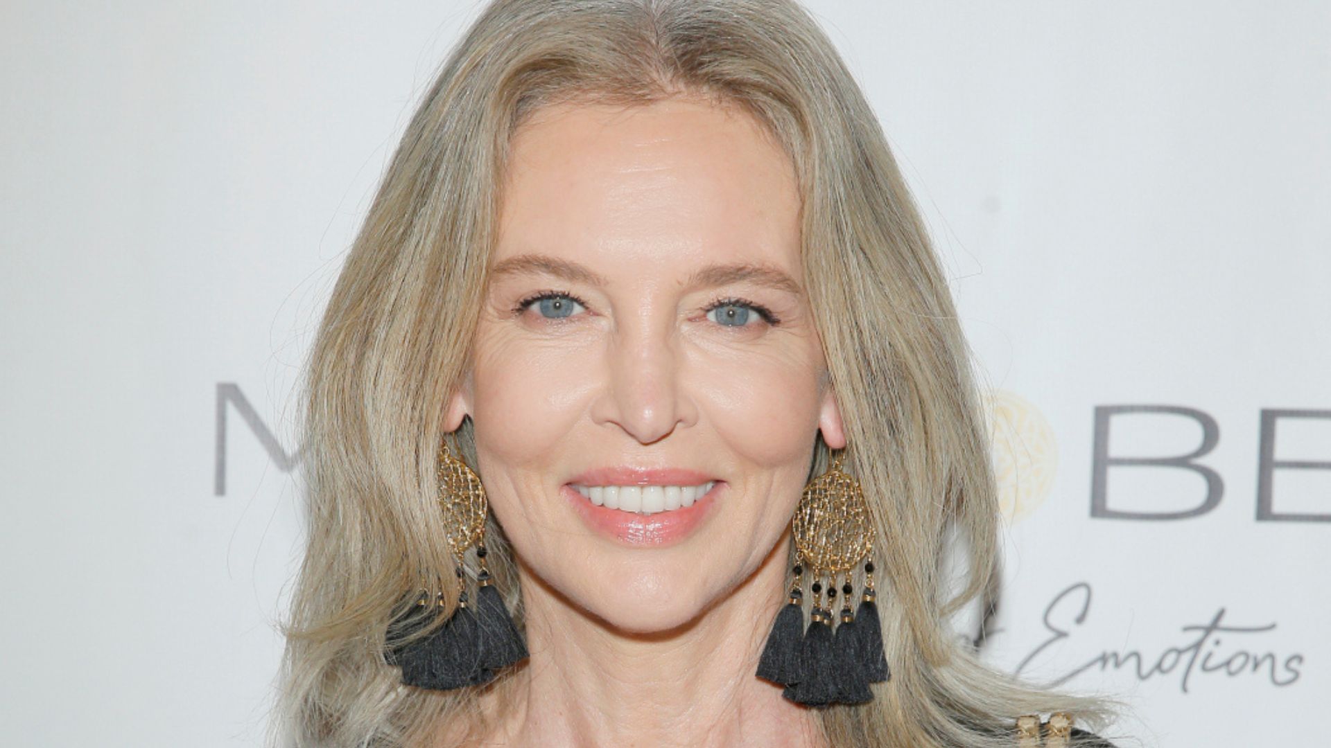 Bogna Sworowska w SIWYCH włosach! Kozaczek