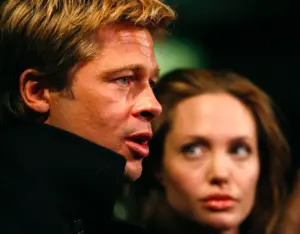Brad Pitt chciał, żeby Angelina Jolie „zobowiązała się umową” do milczenia Brad Pitt chciał, żeby Angelina Jolie „zobowiązała się umową” do milczenia