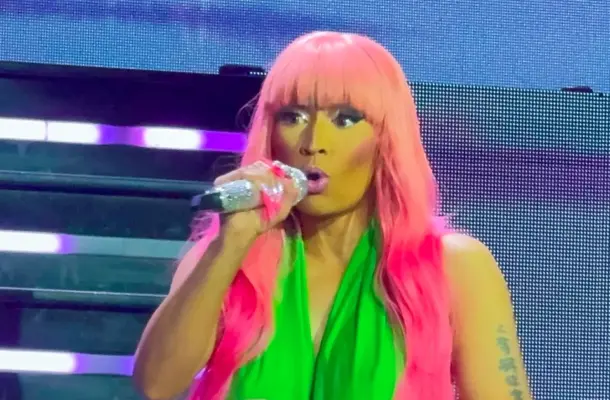Nicki Minaj złożyła dziwny hołd swojej „dobrej przyjaciółce” księżnej Dianie [wideo]
