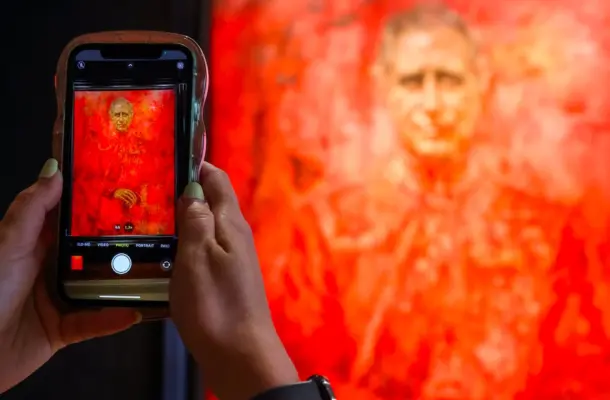 Nowy portret króla zwandalizowany. Aktywiści wybrali go na swój ostatni cel