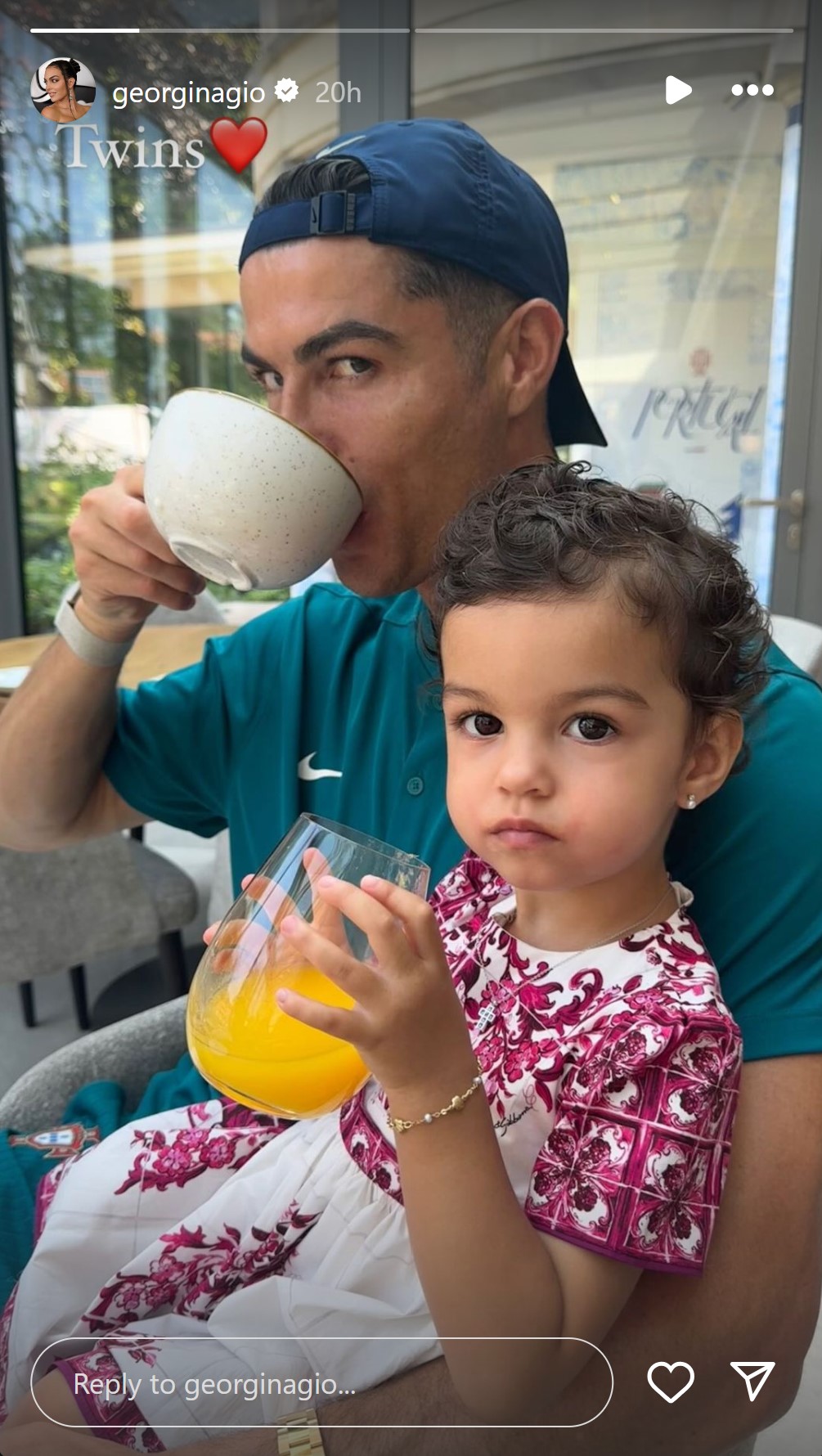 Cristiano Ronaldo z najmłodszą córką Bellą Esmeraldą