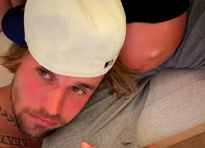 Bieberowie szykują się do porodu, który już za chwilę. Justin Bieber publikuje urocze zdjęcia